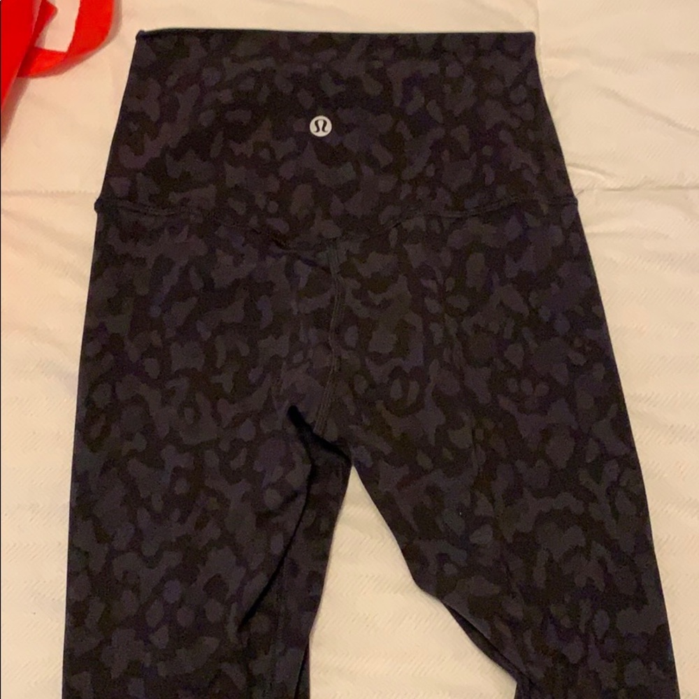 LULULEMON FORMATION CAMO DEEP COAL MULTI!